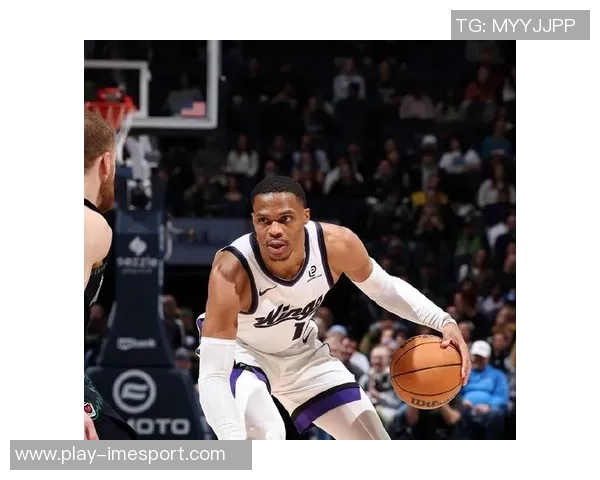 兰德尔带领球队奋勇争先19投12中砍下30分7篮板4助攻1抢断